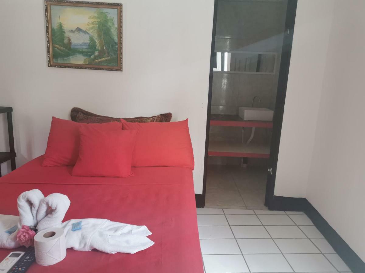 Cabinas Cafe Del Mar Hotel Manuel Antonio Exterior photo